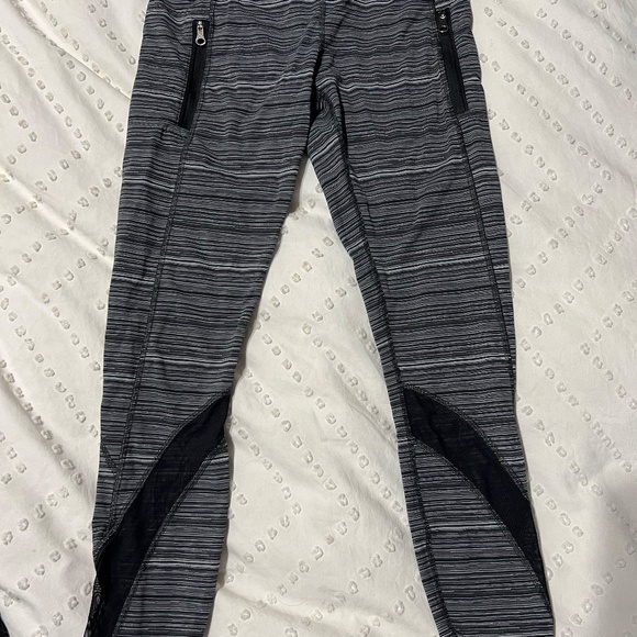 Lululemon Black and White small striped leggings - Picture 3 of 4